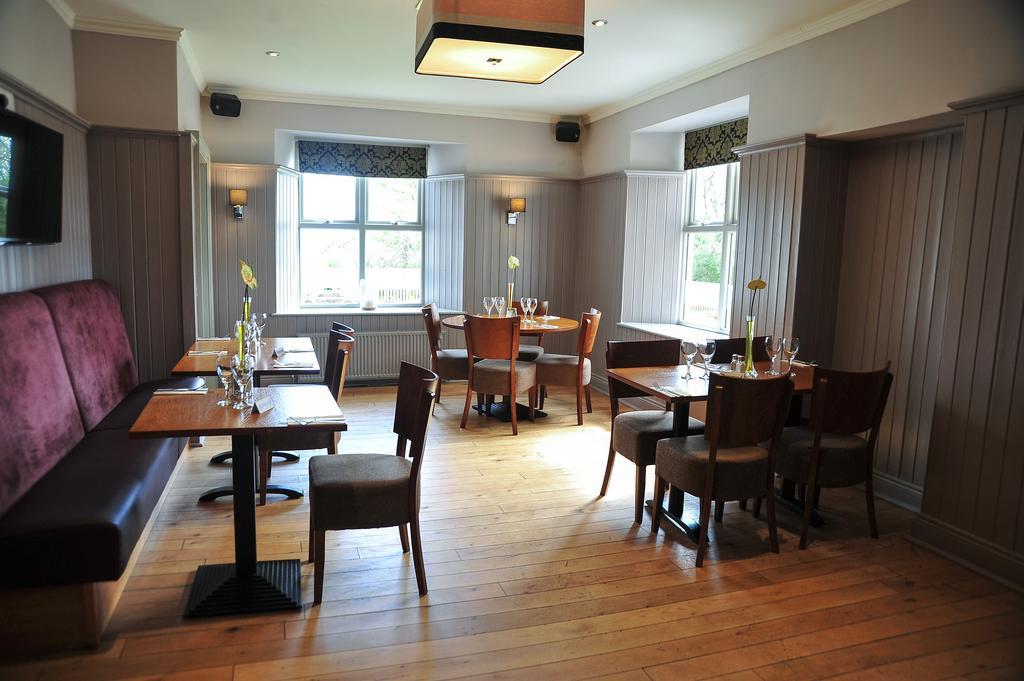 The Warwick Arms Hotel Chew Magna Bagian luar foto