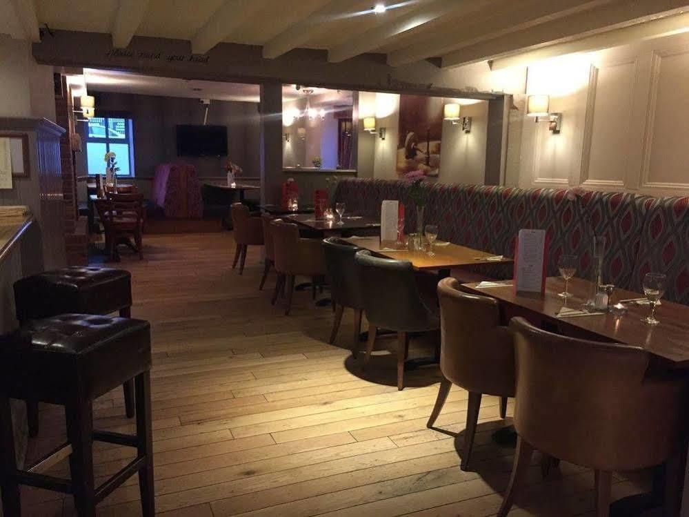 The Warwick Arms Hotel Chew Magna Bagian luar foto