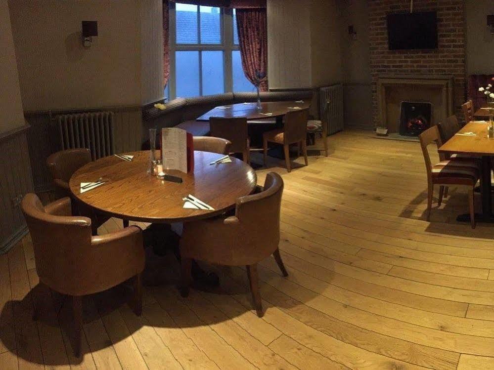 The Warwick Arms Hotel Chew Magna Bagian luar foto